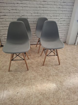 tavolo 80x80 + 4 sedie nordiche nere