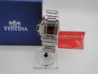 RELOJ CON CAJA SEMINUEVO (174562)