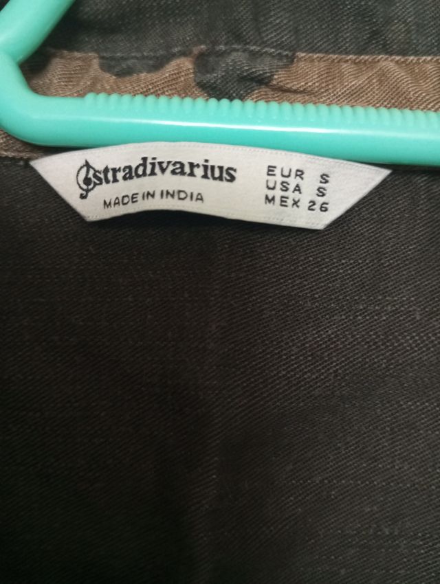 Camisa militar verde Stradivarius mujer