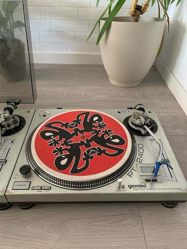 Giradiscos Profesional Gemini PT 2400