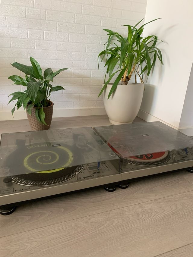 Giradiscos Profesional Gemini PT 2400