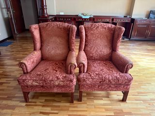 Dos Butacas clásicas orejeras (wingback) 