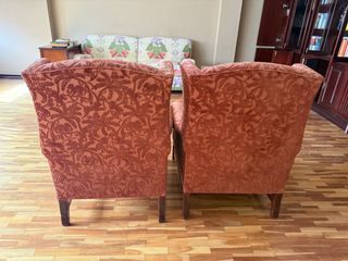 Dos Butacas clásicas orejeras (wingback) 