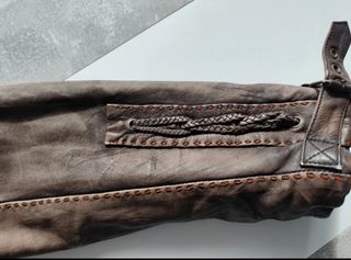 Chaqueta de piel marrón