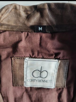 Chaqueta de piel marrón