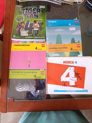 Lote de libros de texto de 4°primaria. SM Savia