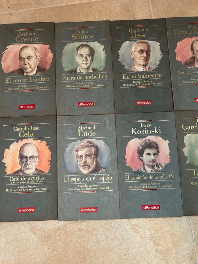 colección de libros del periódico