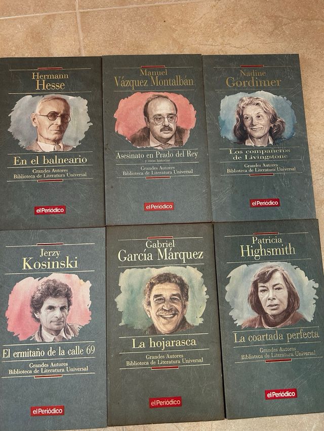 colección de libros del periódico