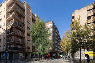 Piso en venta en Camino de Ronda - Rosaleda en Granada