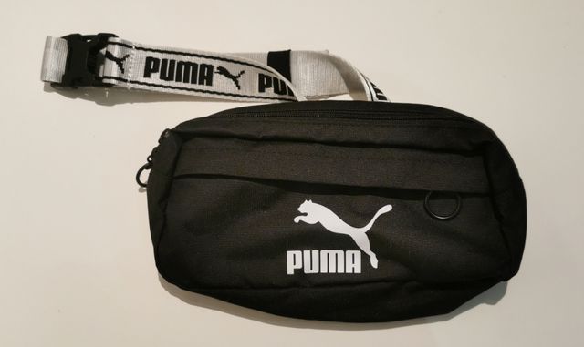 Riñonera Puma Negra con Logo Blanco