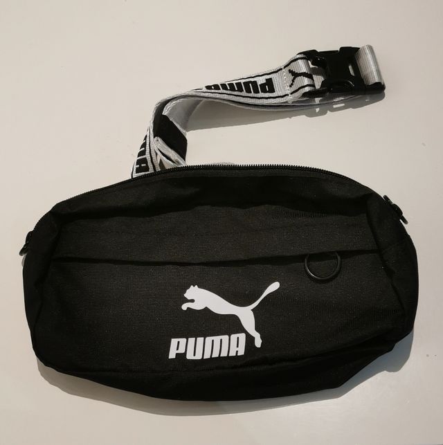 Riñonera Puma Negra con Logo Blanco