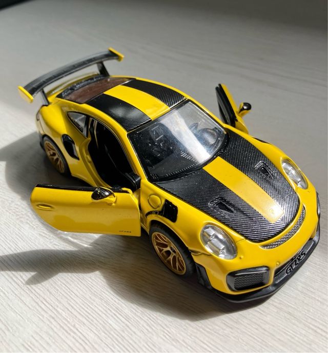 Porsche 911 GT2 RS 1:32