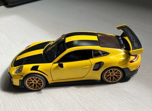 Porsche 911 GT2 RS 1:32