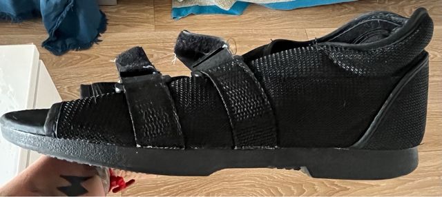 Zapato ortopédico para rotura de pie