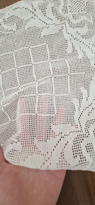 Centrino uncinetto beige e bianco