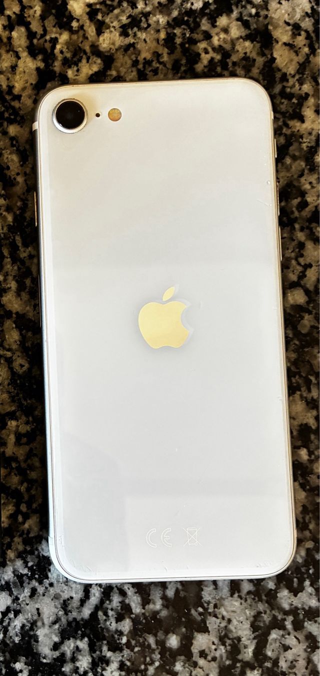 iPhone SE 2° 64 GB + 2 m di cavo C + caricatore USB