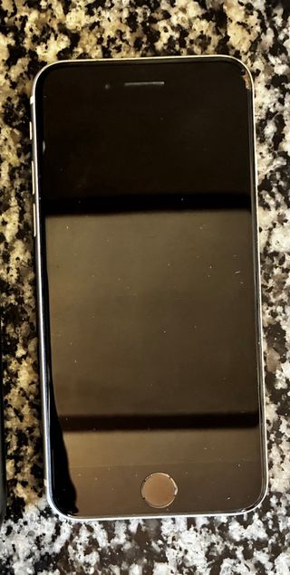 iPhone SE 2° 64 GB + 2 m di cavo C + caricatore USB