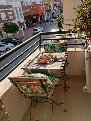 Mesa y sillas de terraza