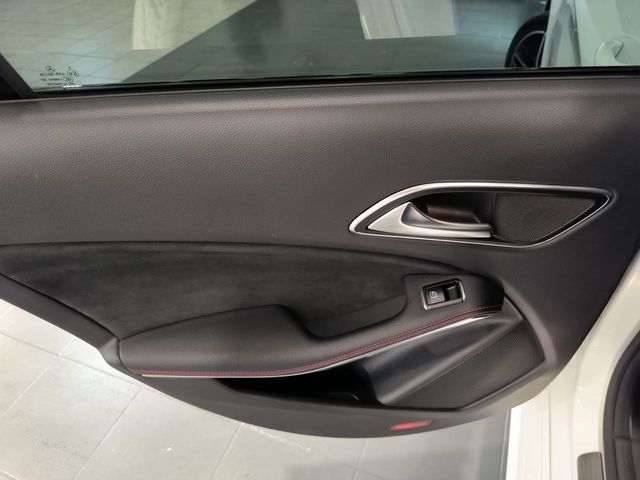 Mercedes Clase CLA 200 AMG Line 156cv 