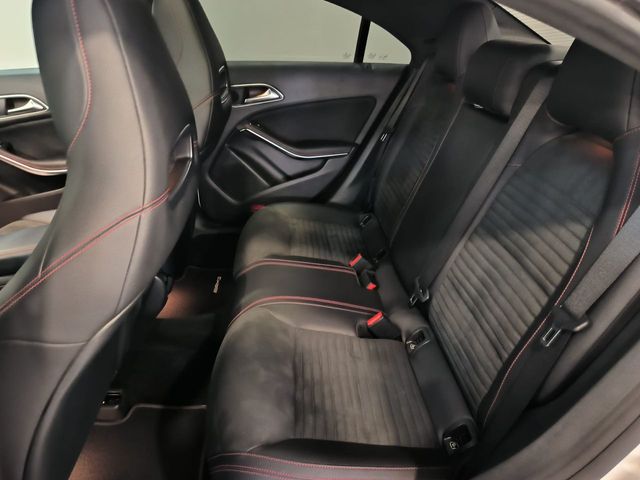 Mercedes Clase CLA 200 AMG Line 156cv 