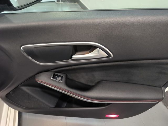 Mercedes Clase CLA 200 AMG Line 156cv 