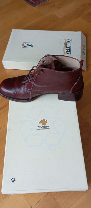 Botines de piel granates