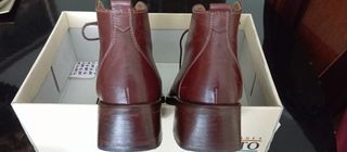 Botines de piel granates