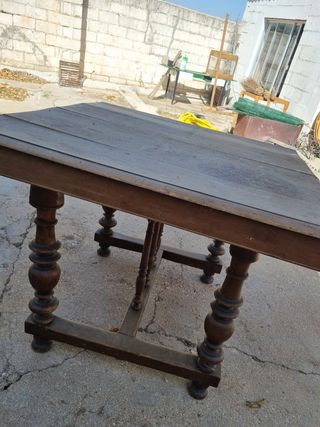 Mesa de madera rústica