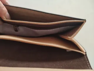 Monedero Mujer Beige tapa morada rosácea ,ver foto