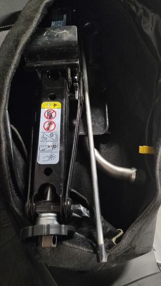 Gato de pantógrafo para coche