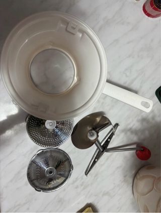 Passaverdura plastica con 2 dischi