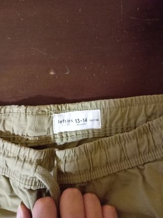 Bermuda niño verde militar