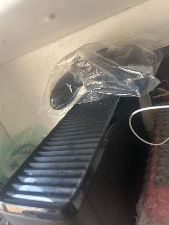 Xbox 360 Negra con 2 Mandos