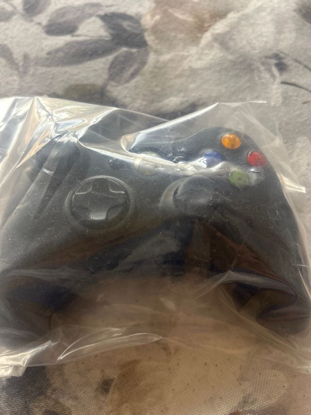 Xbox 360 Negra con 2 Mandos