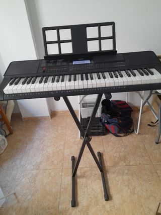 Piano Casio CT-X700