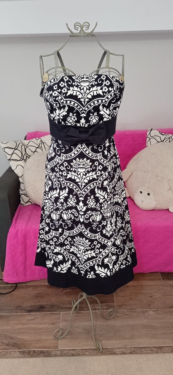 Vestido Negro y Blanco con Lazo