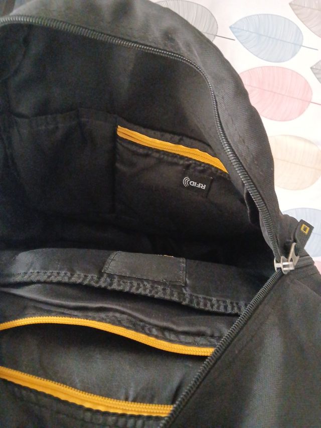 Mochila National Geographic Negra