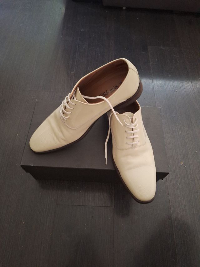 Zapatos de vestir beige