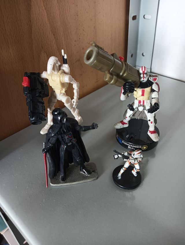 Lote Figuras Star Wars Darth Vader metal y otros.