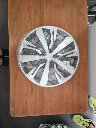 Tapacubos original Peugeot Ares P21 16 pulgadas