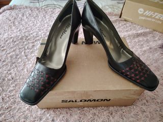 Zapatos de salón en piel negros nuevos  de tempor