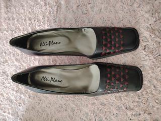 Zapatos de salón en piel negros nuevos  de tempor