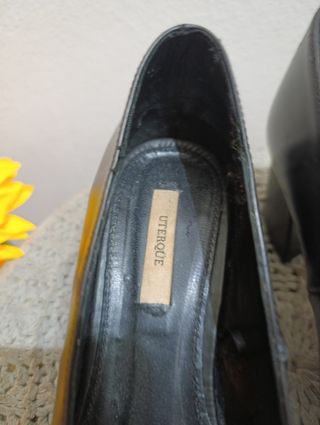 Zapatos Uterqüe Negro y Beige