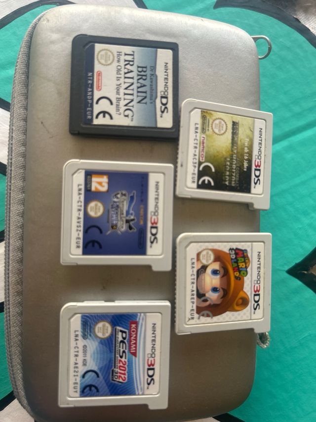 Nintendo 3DS Blanca + 2 Juegos