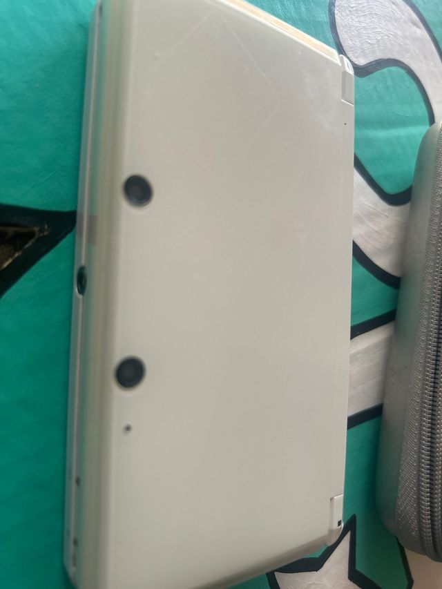Nintendo 3DS Blanca + 2 Juegos