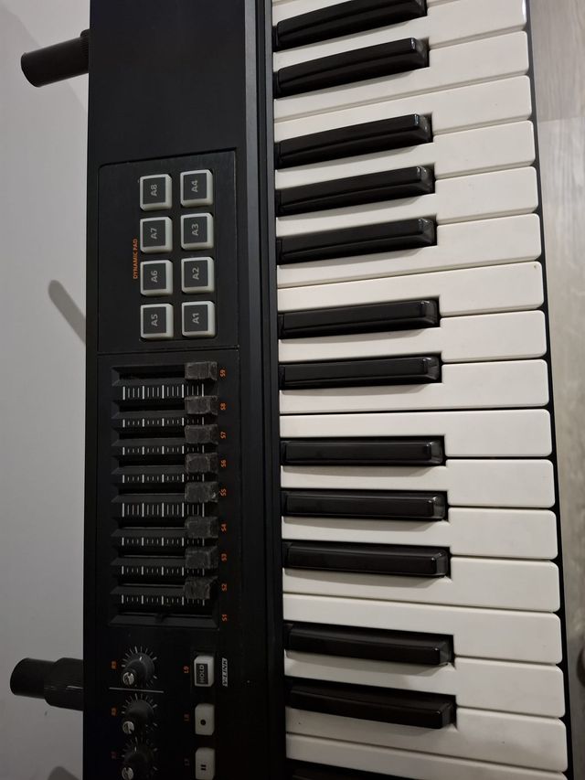 Teclado Roland A800 PRO