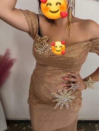 Vestido de fiesta dorado con pedrería