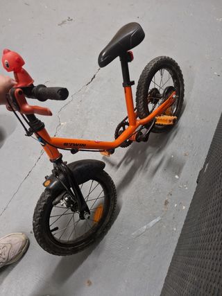 Bicicleta infantil naranja B'TWIN