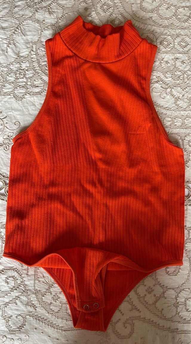 Body Bershka Naranja Cuello Alto Sin Mangas