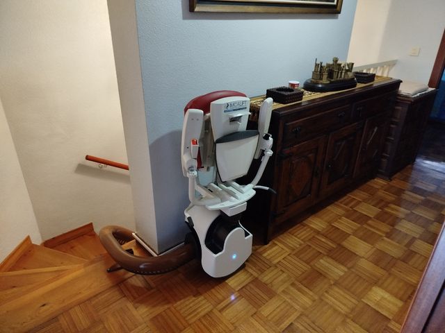 Salvaescaleras MCALIFT rojo